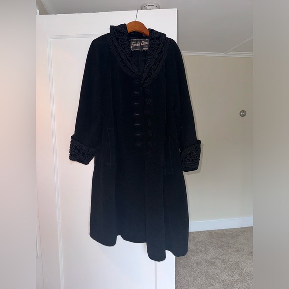 Rare Vintage Fisher Bros Black Wool Women's Coat with embroidered collar detail - Picture 7 of 8